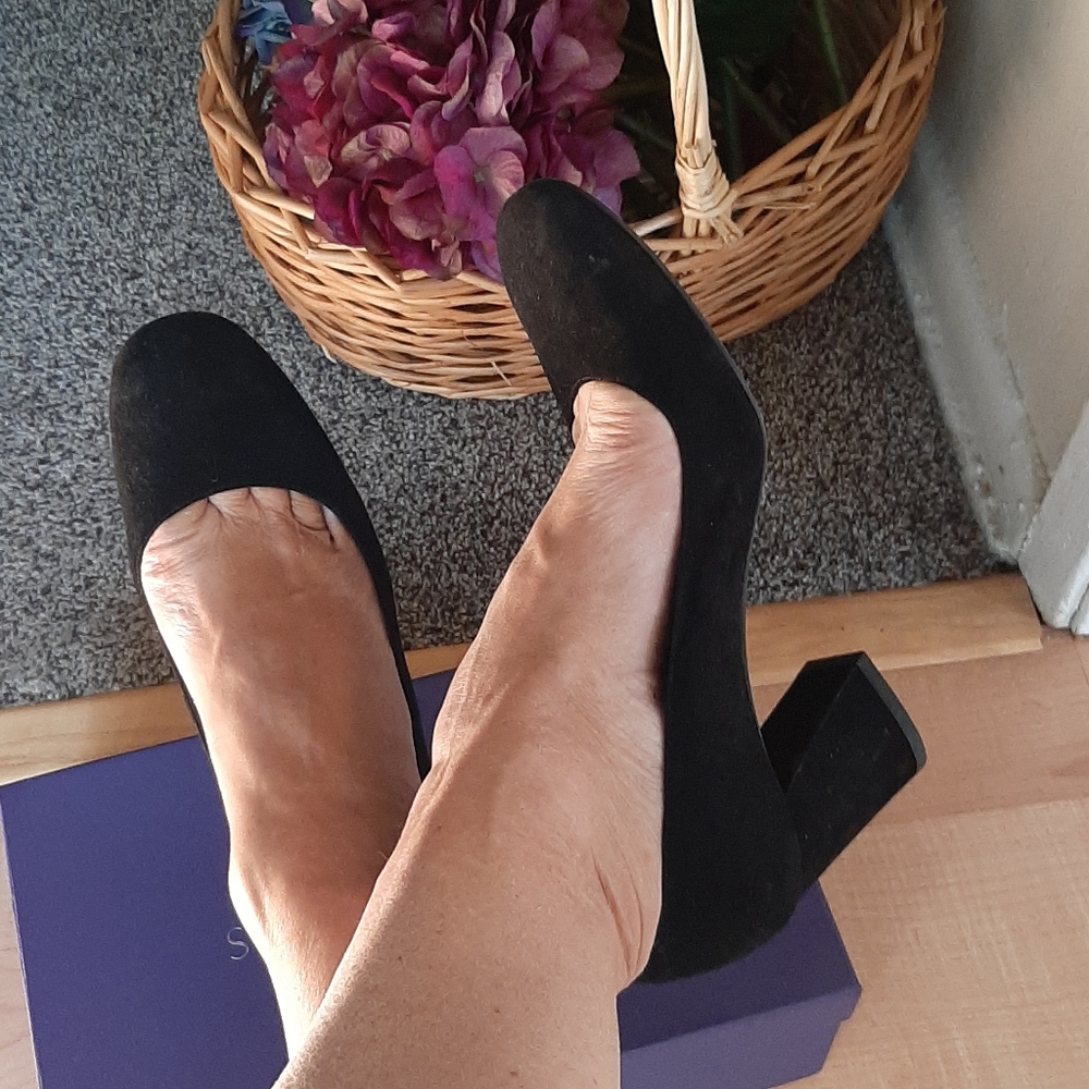 Stuart Weitzman Black Suede Pumps SALE